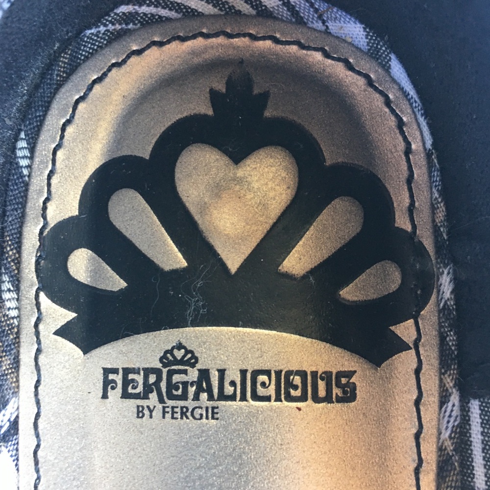 FERGALICIOS BY FERGIE ALANA BLACK PATENT LEATHER SLIP ON BALLET FLATS - Picture 6 of 12